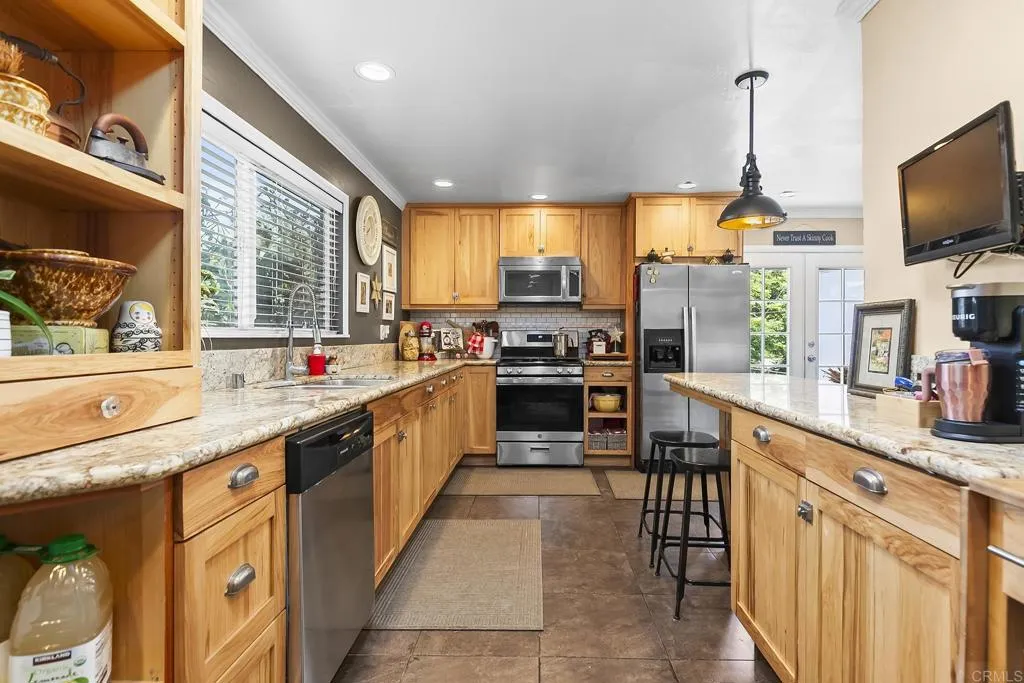 https://cdn.realtyfeed.com/cdn/127/306498807/a332b4eb1f1e2399f0976581629b6ee7.webp