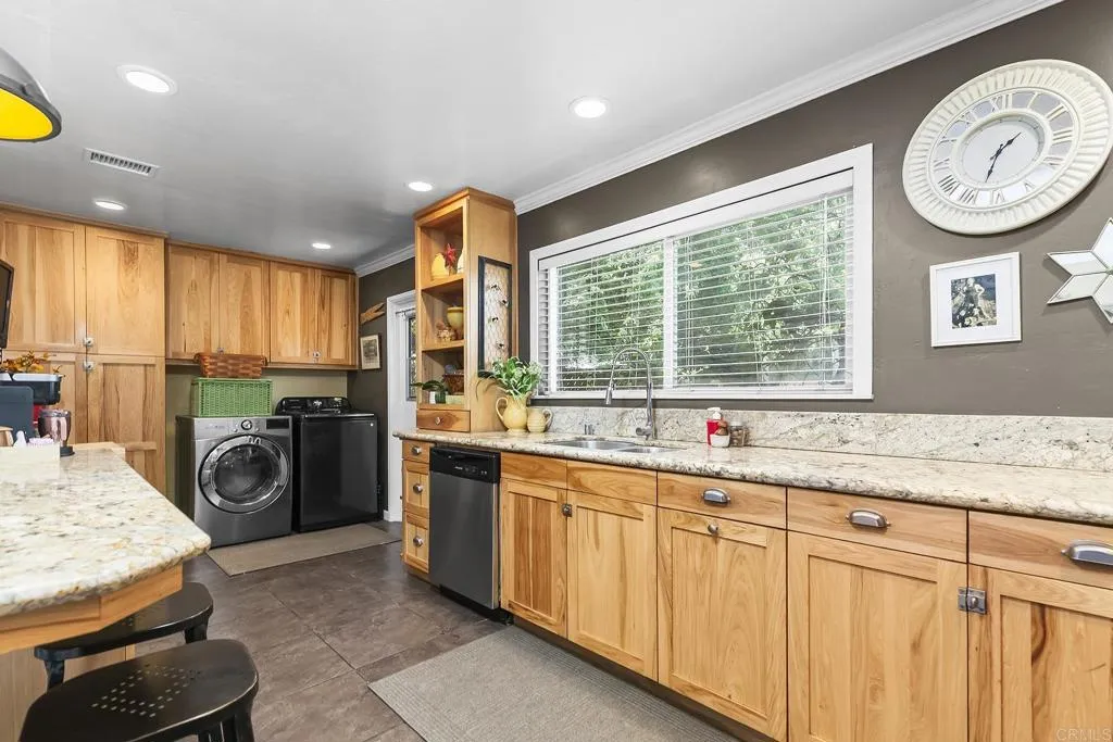 https://cdn.realtyfeed.com/cdn/127/306498807/d590b2dd6816451bc4f1f15fc64ea82e.webp