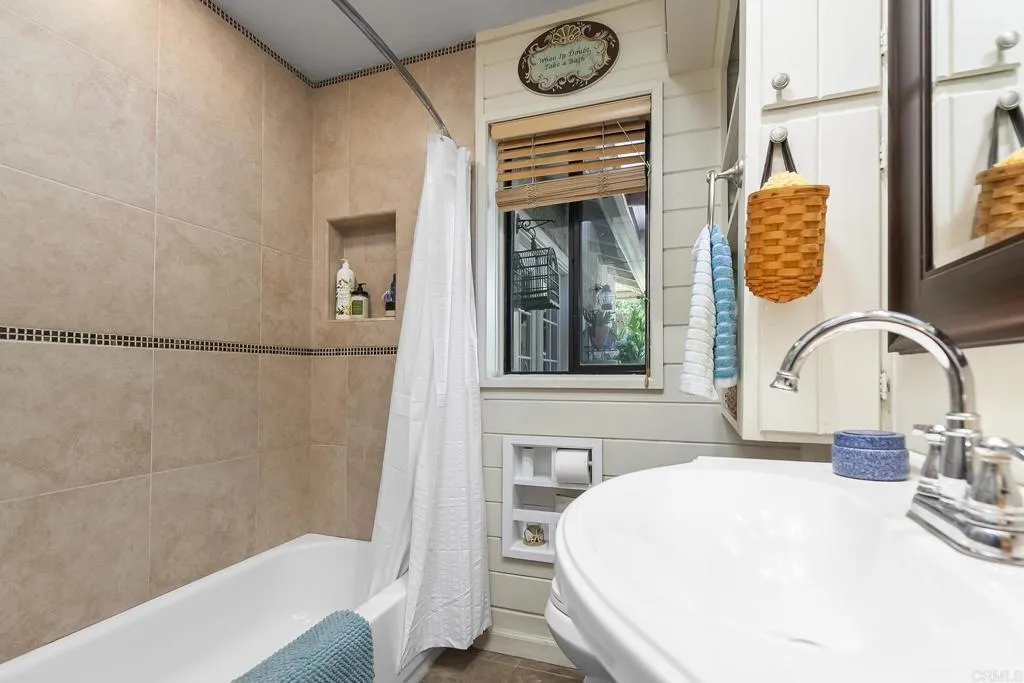 https://cdn.realtyfeed.com/cdn/127/306498807/e069ac0ff8b6c0a6e85286d04f23611f.webp