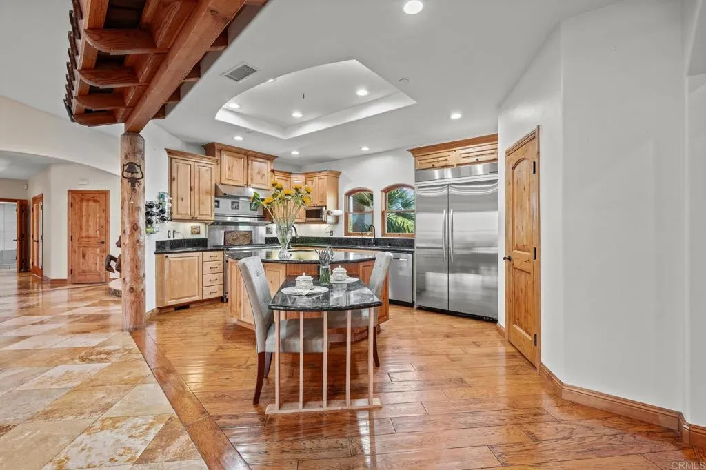 https://cdn.realtyfeed.com/cdn/127/306498898/331ae4a2443e67af0718cd33a888dd06.webp