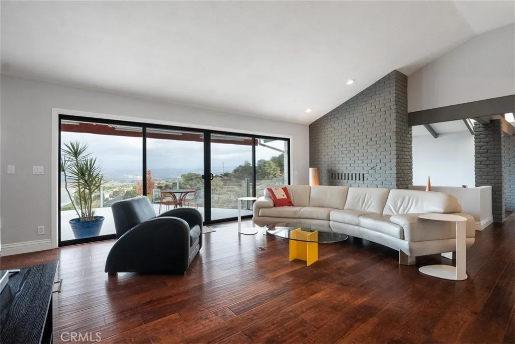 https://cdn.realtyfeed.com/cdn/127/306498900/0c3733ecec3565ebf47d33928f9813d8.webp