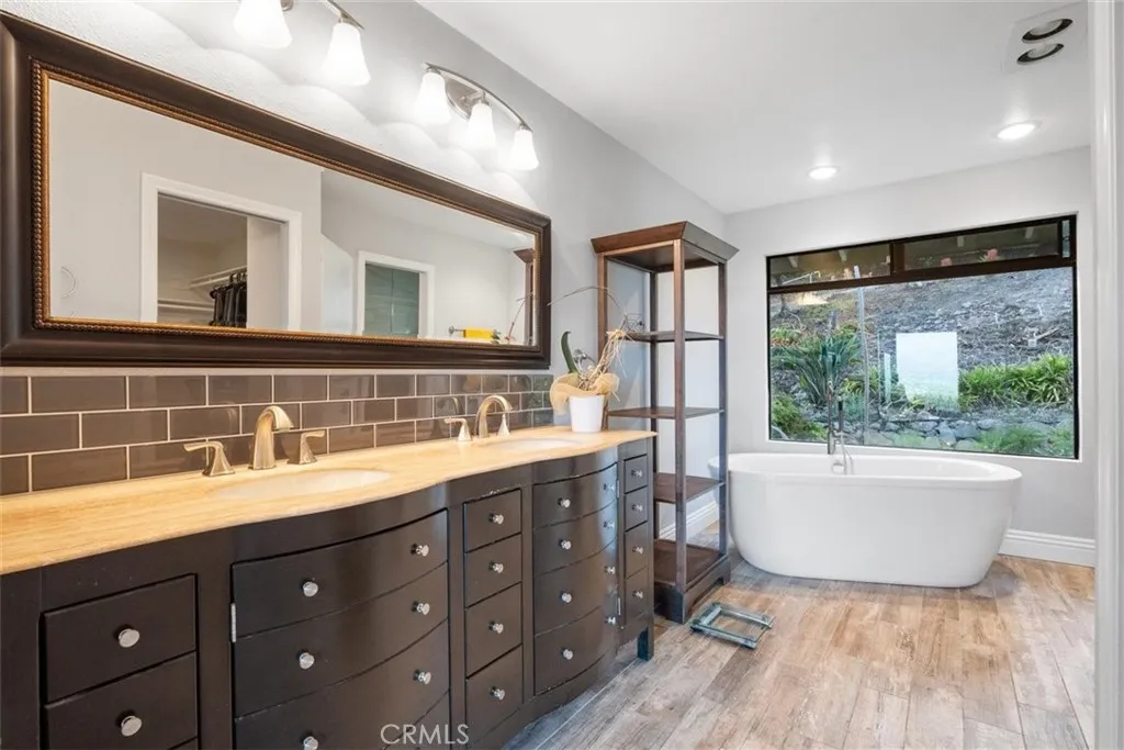 https://cdn.realtyfeed.com/cdn/127/306498900/38c4575e99abbf93e71ae5d8c84d6eb0.webp