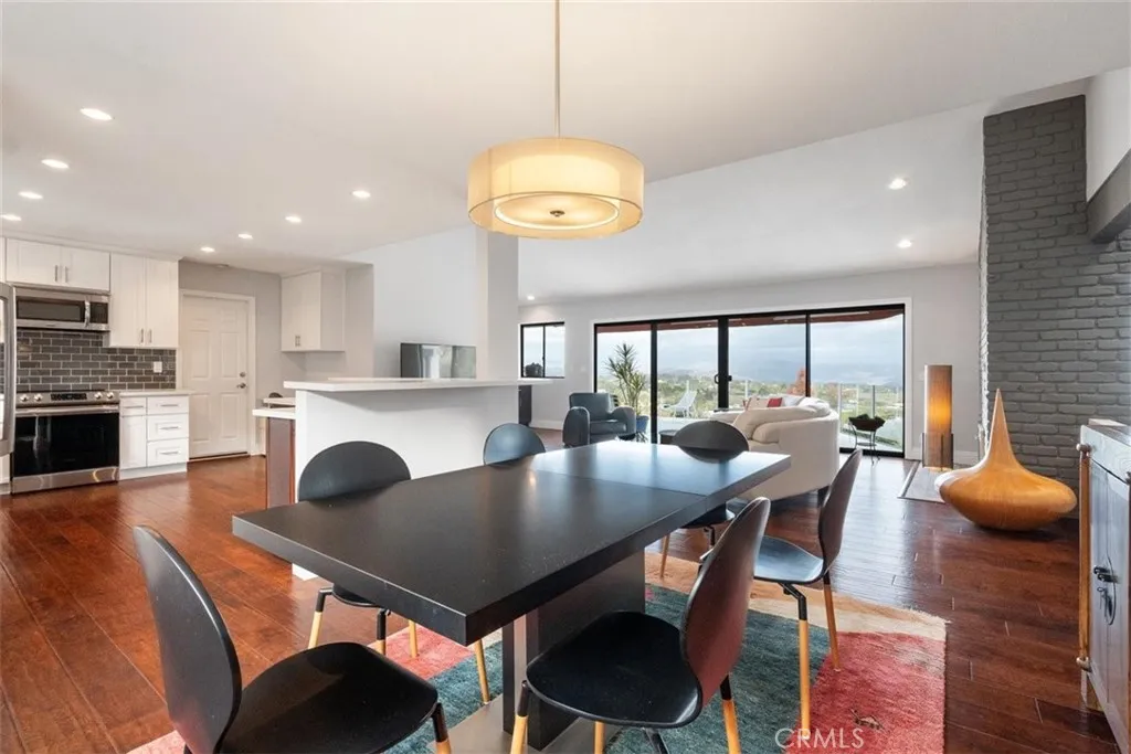 https://cdn.realtyfeed.com/cdn/127/306498900/6db2f19decd8b8a91a13f76edf98df5b.webp