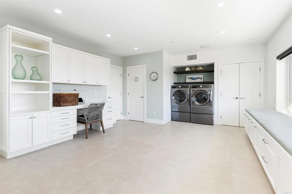 https://cdn.realtyfeed.com/cdn/127/306498907/2831a63d94718522837bd50d08c3f51d.webp