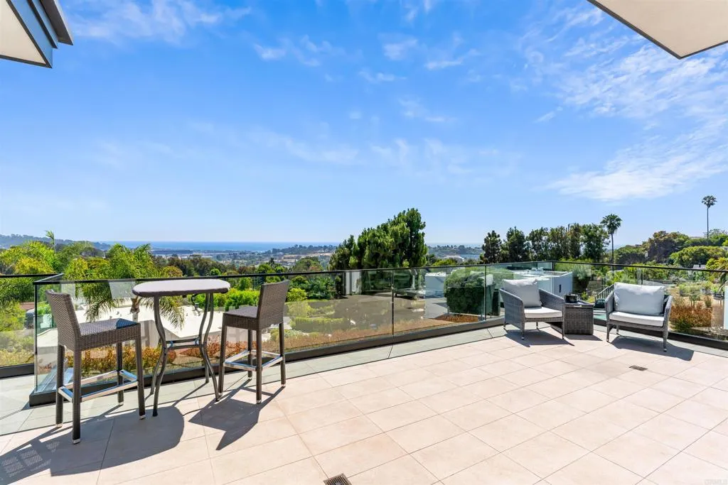 https://cdn.realtyfeed.com/cdn/127/306498907/2a91993b4ac3618a5963008bf0437433.webp