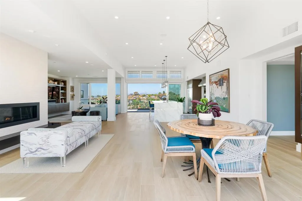 https://cdn.realtyfeed.com/cdn/127/306498907/5a8eb1aaa678994f91f9dd4a912ea75c.webp