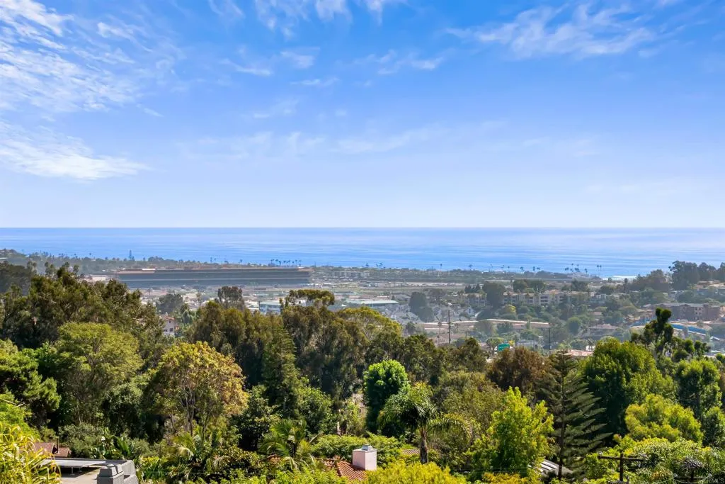 https://cdn.realtyfeed.com/cdn/127/306498907/614f0912b4ea760a71b0ea74ef71f546.webp
