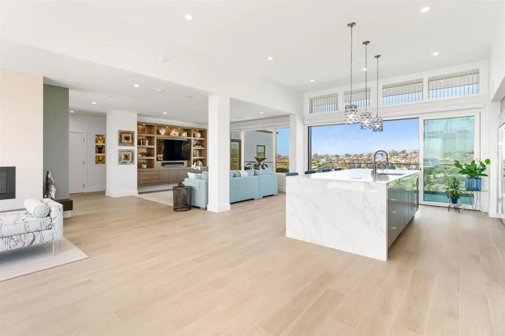 https://cdn.realtyfeed.com/cdn/127/306498907/9cef51da7e77f48c11d99887dfd5ee56.webp