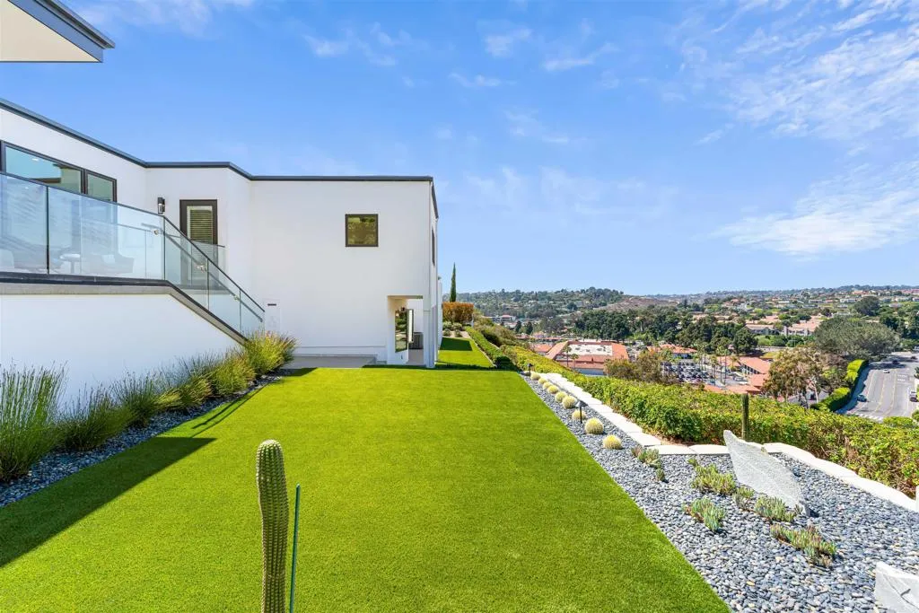 https://cdn.realtyfeed.com/cdn/127/306498907/eb4ccecd26dea35cad53a1c35c7baeb8.webp