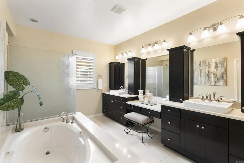 https://cdn.realtyfeed.com/cdn/127/306498935/2eace31630aec04513b28c9393114248.webp