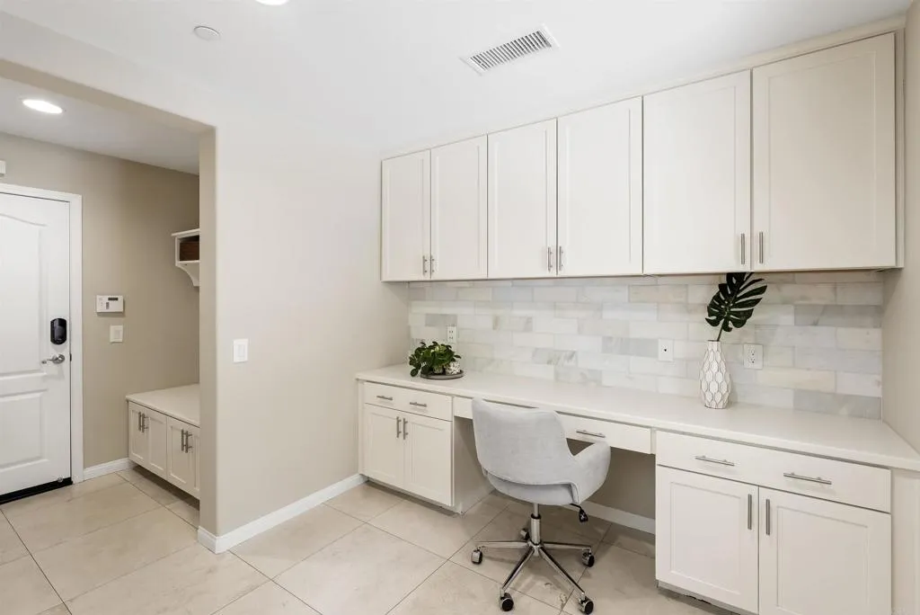 https://cdn.realtyfeed.com/cdn/127/306498935/a77ed39875e411159bac263586c335a1.webp