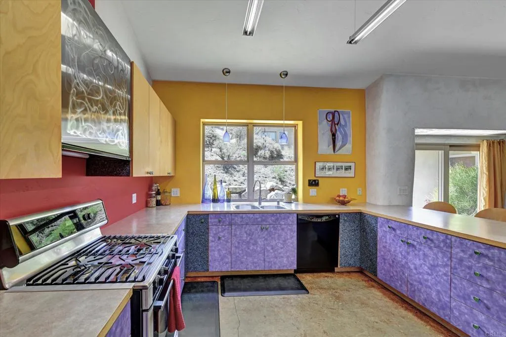 https://cdn.realtyfeed.com/cdn/127/306498936/a3963d7ba81d1fcb1ab5f3ca04f65cd1.webp