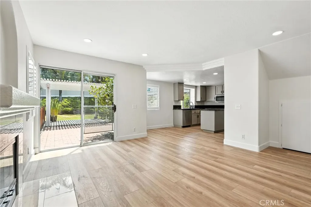 https://cdn.realtyfeed.com/cdn/127/306498979/994006da83aa54f6e8403323456776f0.webp
