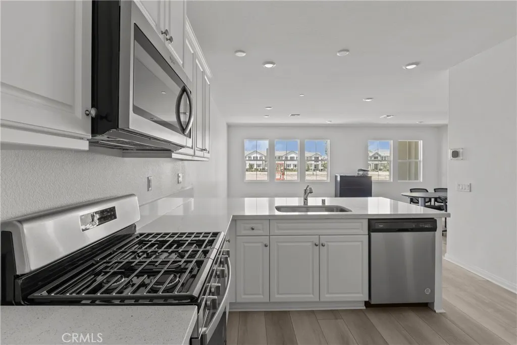 4295 S Hermosa Paseo, Ontario, CA 91761 - Photo 5 of 16, Ontario, CA