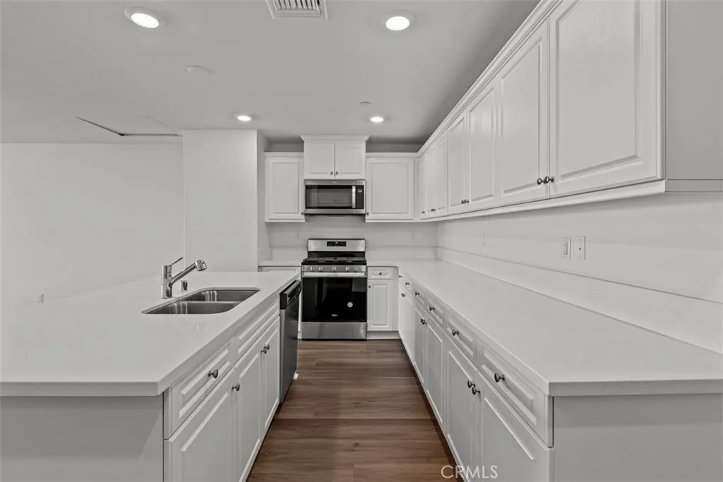 4285 S Hermosa Paseo, Ontario, CA 91761 - Photo 2 of 16, Ontario, CA