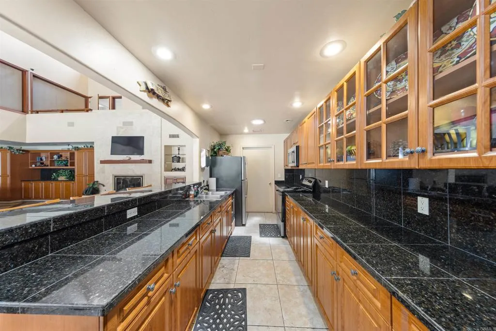 Photo #28: PTP2505549 Listing: Photo #28