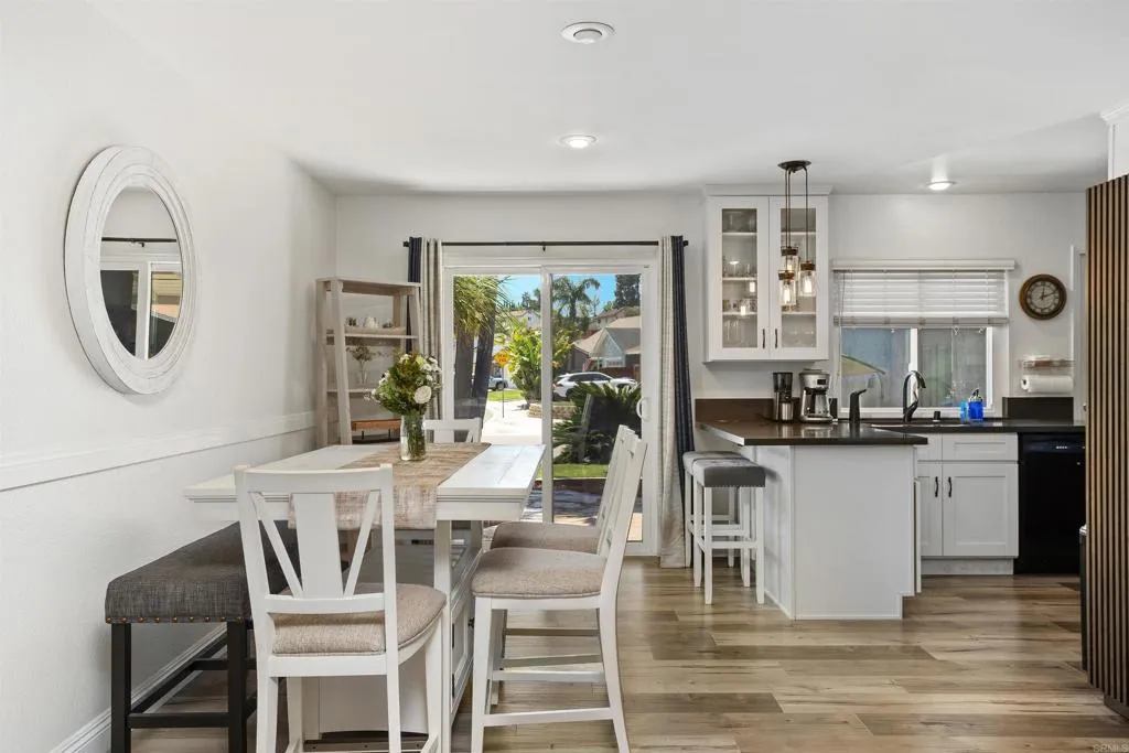 https://cdn.realtyfeed.com/cdn/127/306499275/8d903f481debd4fab0c738a882c9259c.webp