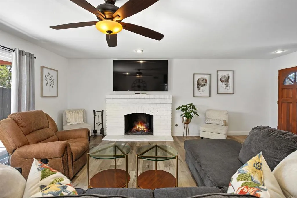 https://cdn.realtyfeed.com/cdn/127/306499275/aaee1f4f7c4b851559165f8a5445d6c8.webp