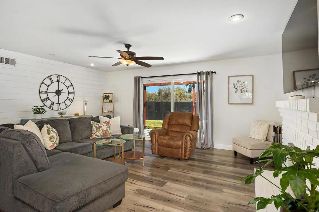 https://cdn.realtyfeed.com/cdn/127/306499275/e53a70fbc5e47cc0565396764718d514.webp