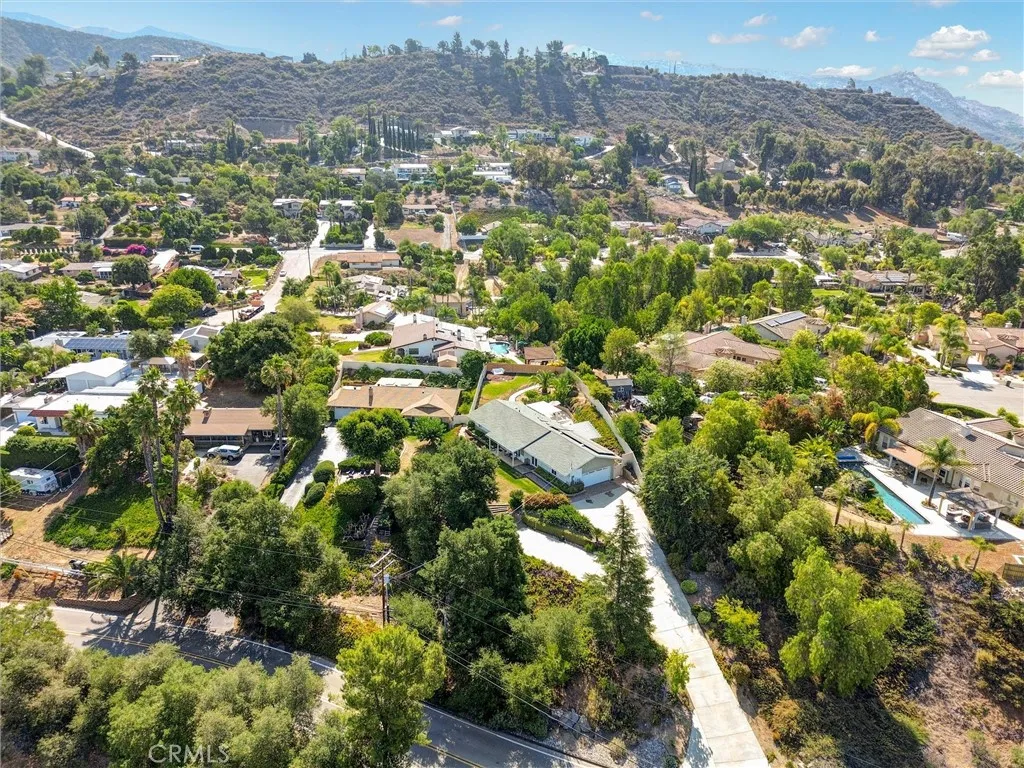 https://cdn.realtyfeed.com/cdn/127/306499328/80b55c0ed6edde7e1f0c9e31d13db0c4.webp