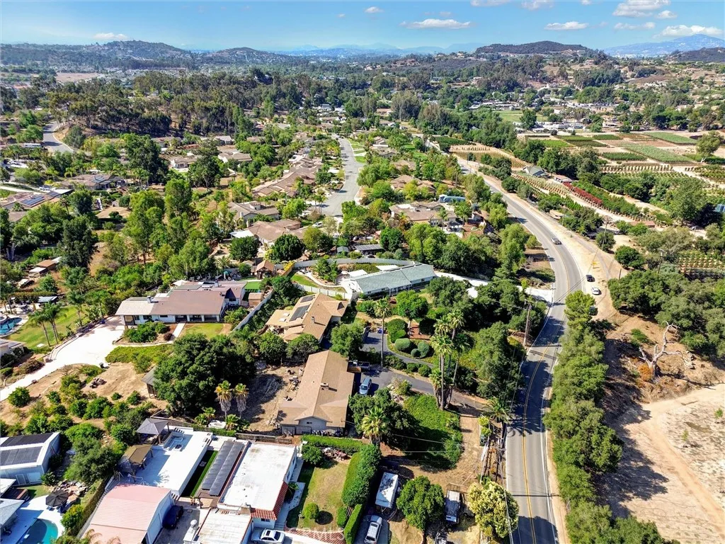 https://cdn.realtyfeed.com/cdn/127/306499328/d7e547392e00af534a656b8b8dd18d91.webp