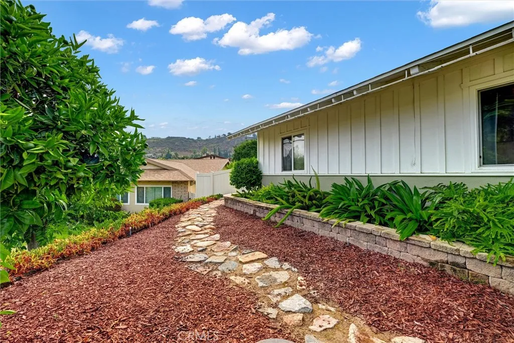 https://cdn.realtyfeed.com/cdn/127/306499328/ffefcf690c6fe5dddf245cddab5d6f42.webp