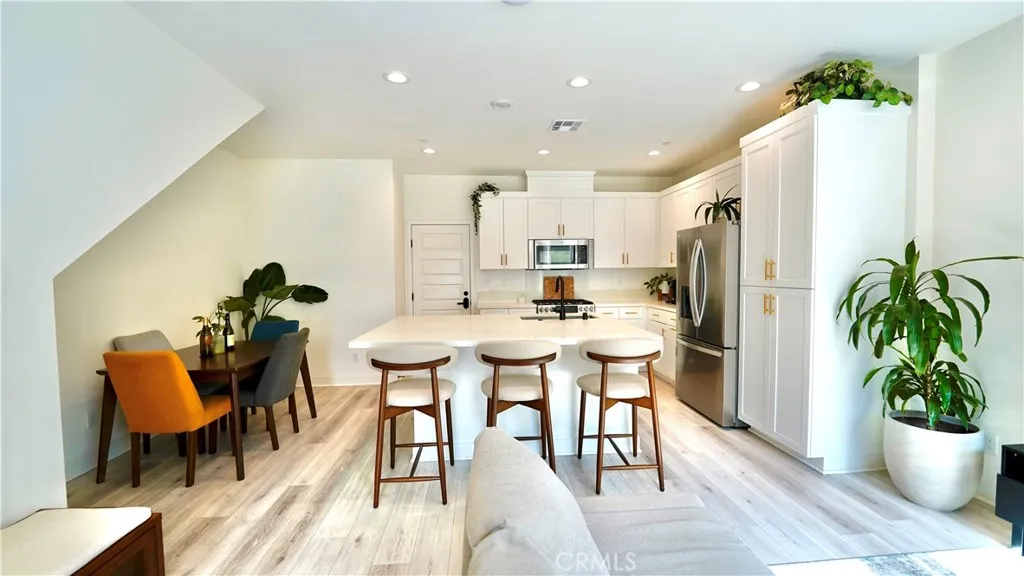 Photo #5: OC25162613 Listing 