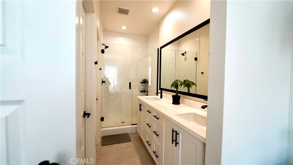 Photo #15: OC25162613 Listing: Photo #15