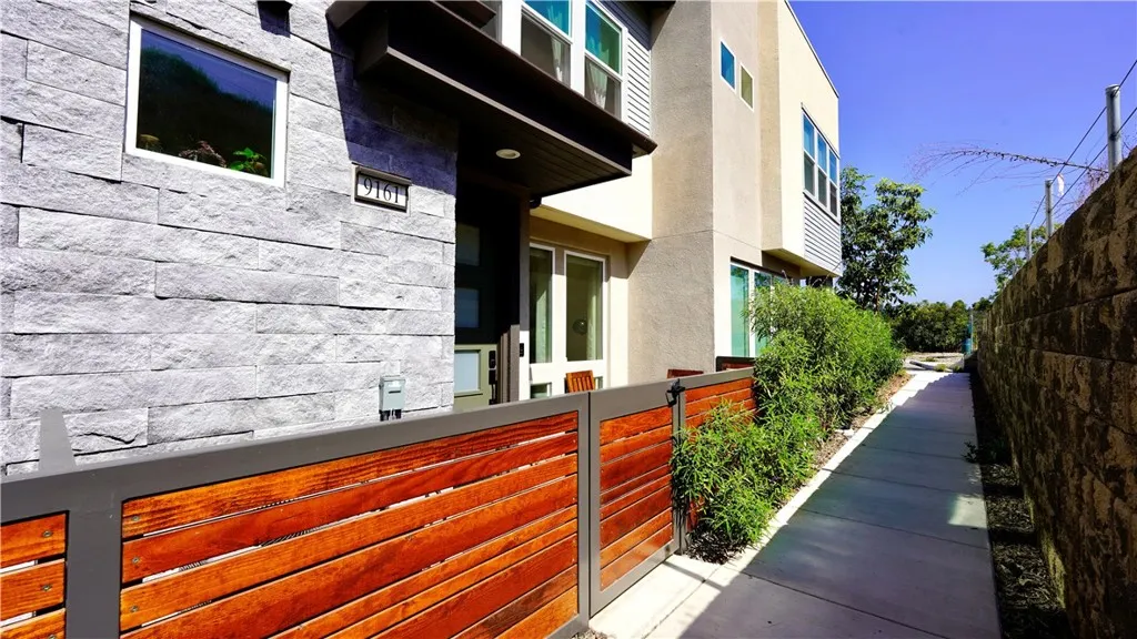 Photo #2: OC25162613 Listing 