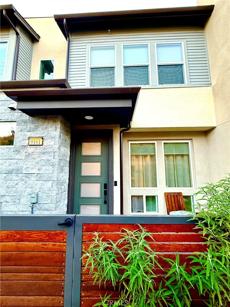 MLS: OC25162613 Condo For Sale