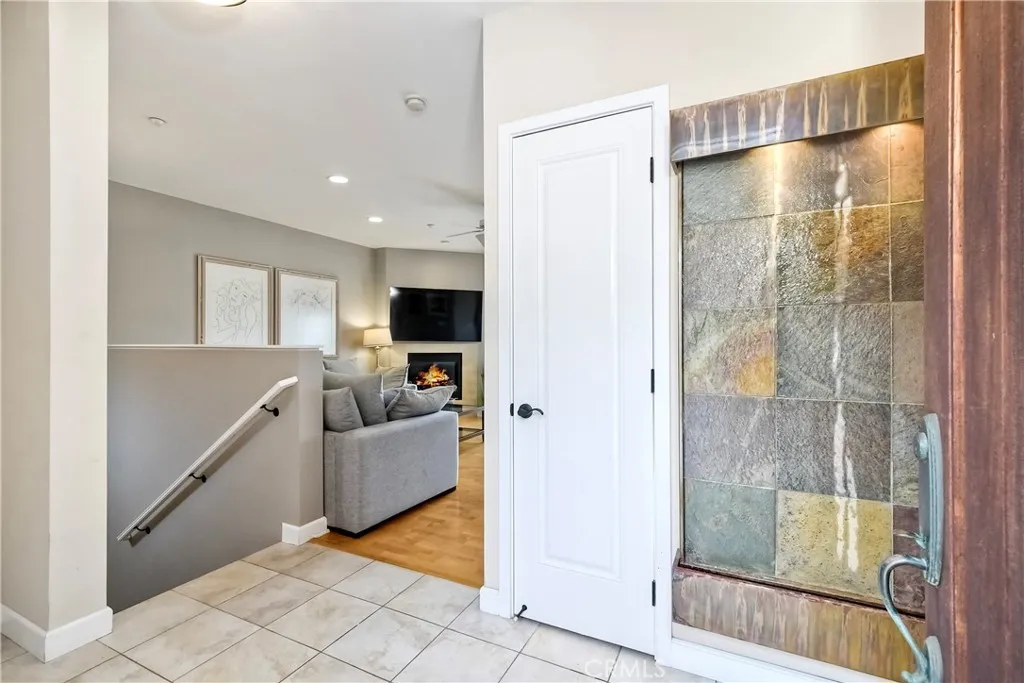 https://cdn.realtyfeed.com/cdn/127/306499659/435d1cf955f39b87cb4d86d4def087a5.webp