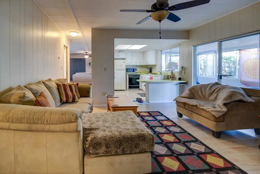 https://cdn.realtyfeed.com/cdn/127/306499758/12a1b484fd07db48791c74f0130c8a99.webp