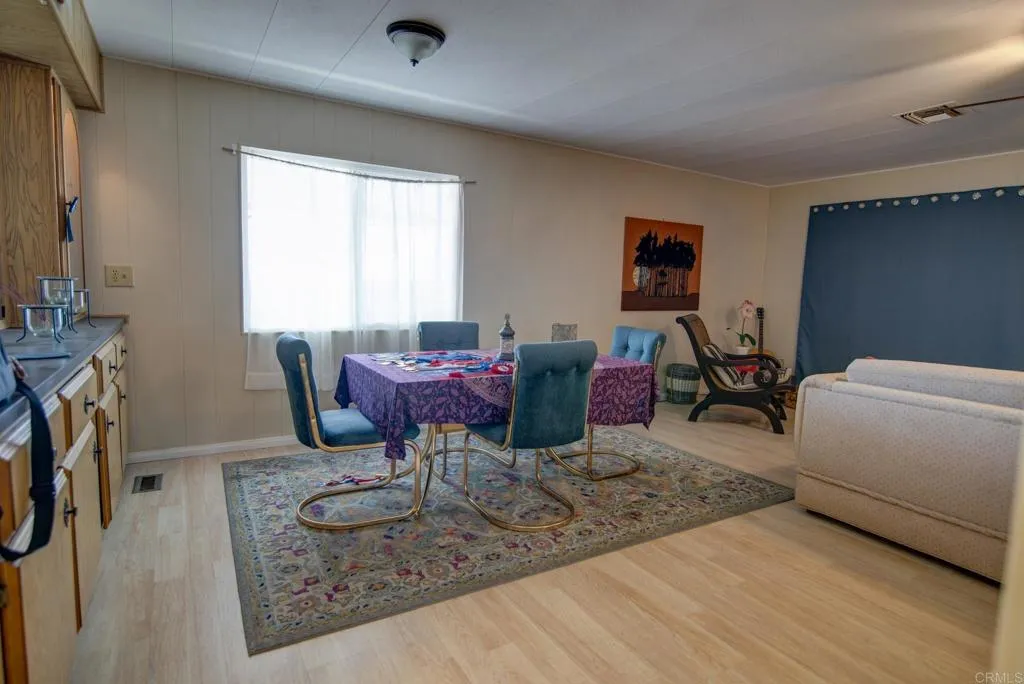 https://cdn.realtyfeed.com/cdn/127/306499758/32de5d00db9e82faf715cd5596e2e469.webp