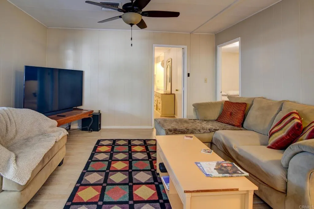 https://cdn.realtyfeed.com/cdn/127/306499758/a1b22fac4da78bbffbca73f734464dc0.webp