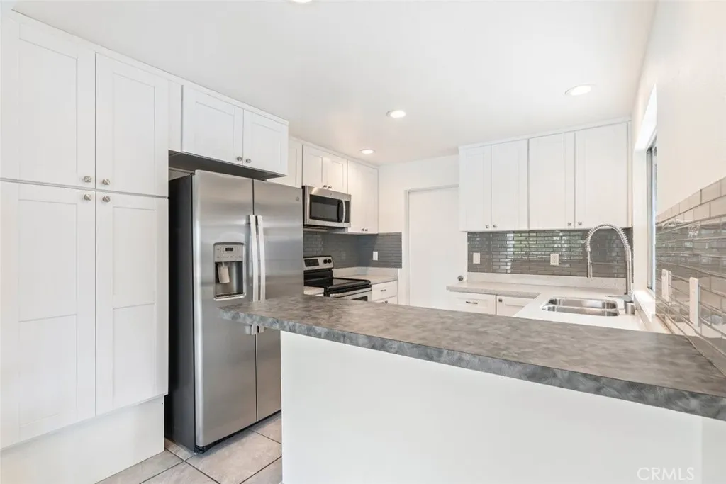 https://cdn.realtyfeed.com/cdn/127/306499894/9d2c5b9a2210456778985d5124ce4e6c.webp