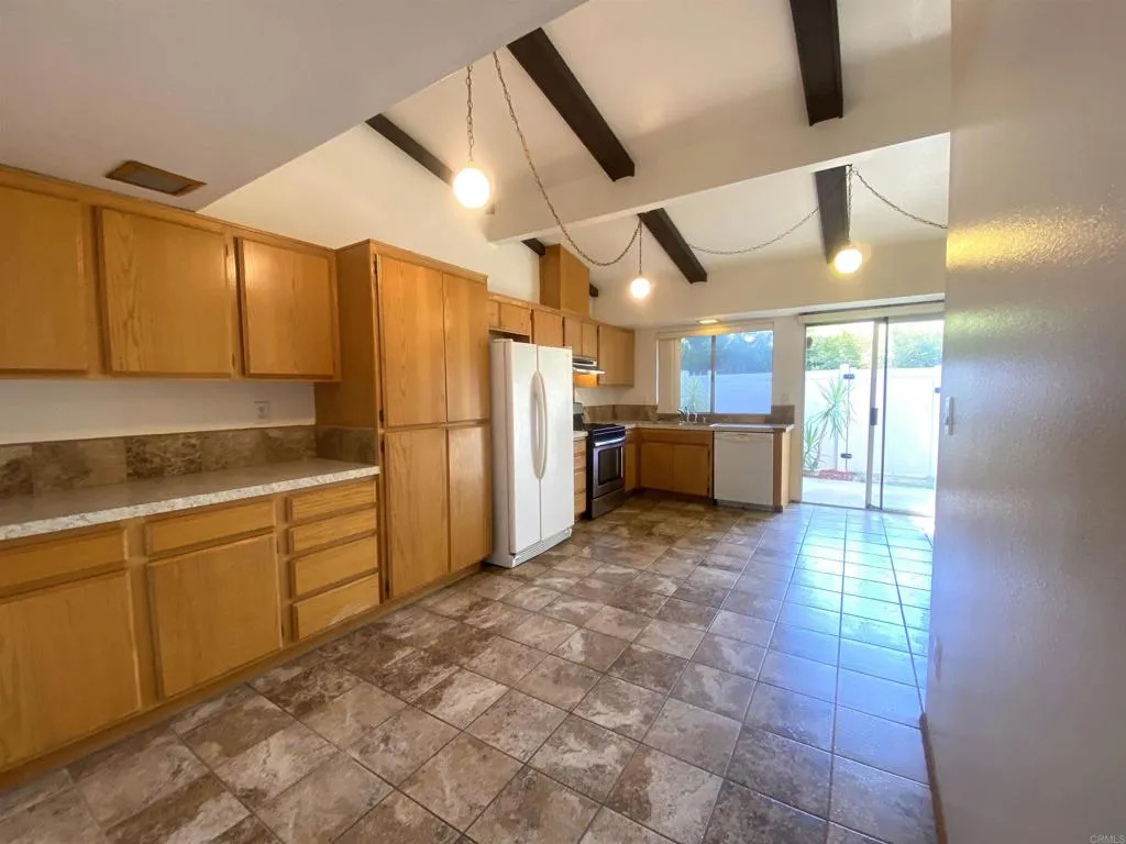Photo #2: PTP2505570 Listing 