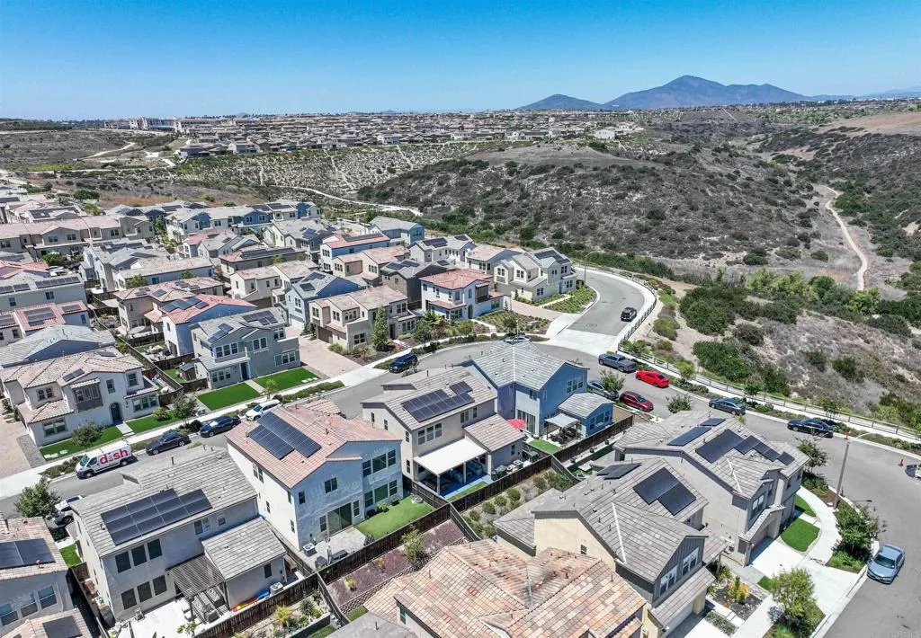 https://cdn.realtyfeed.com/cdn/127/306499961/38b3ddfe1f2ee458b848d4df9c5983aa.webp