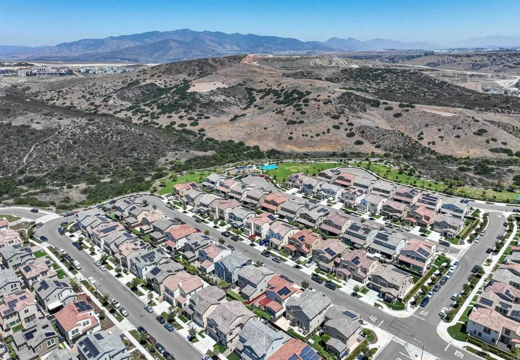 https://cdn.realtyfeed.com/cdn/127/306499961/67996b8171cccdc58e151a8873be2e05.webp