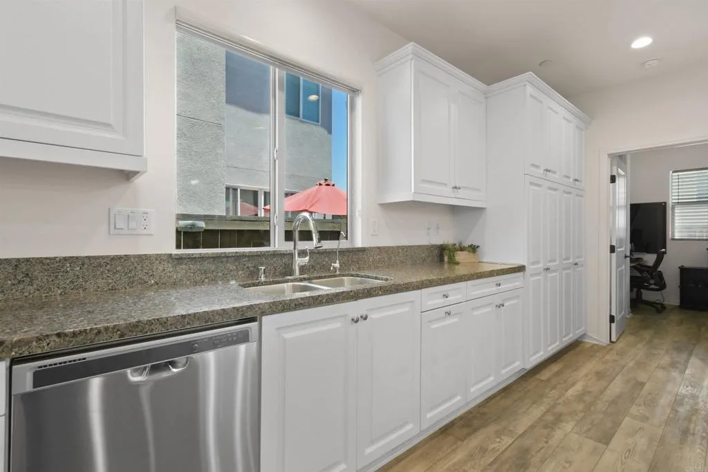 https://cdn.realtyfeed.com/cdn/127/306499961/a88f375fbc7c3bc3af6db1898c45d1a5.webp