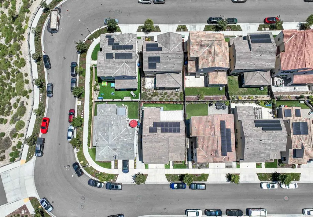 https://cdn.realtyfeed.com/cdn/127/306499961/ca87221c4f7ebb239b8250fdff2e6f0c.webp