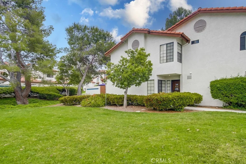 Photo #3: OC25165582 Listing 