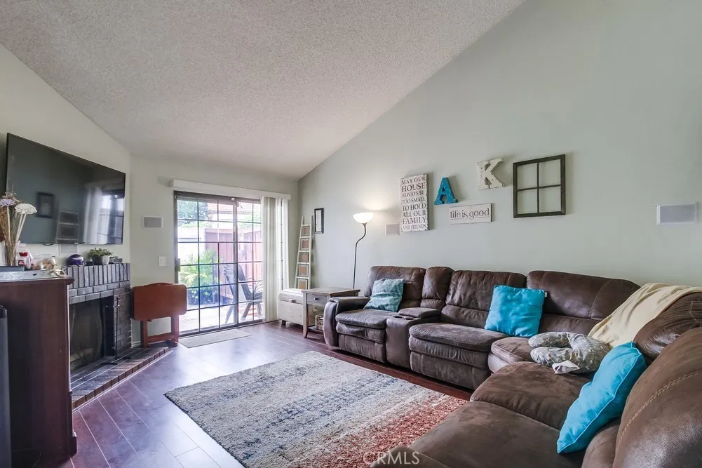 https://cdn.realtyfeed.com/cdn/127/306499977/36bcc11f993883f19947ece71ff4f3ab.webp