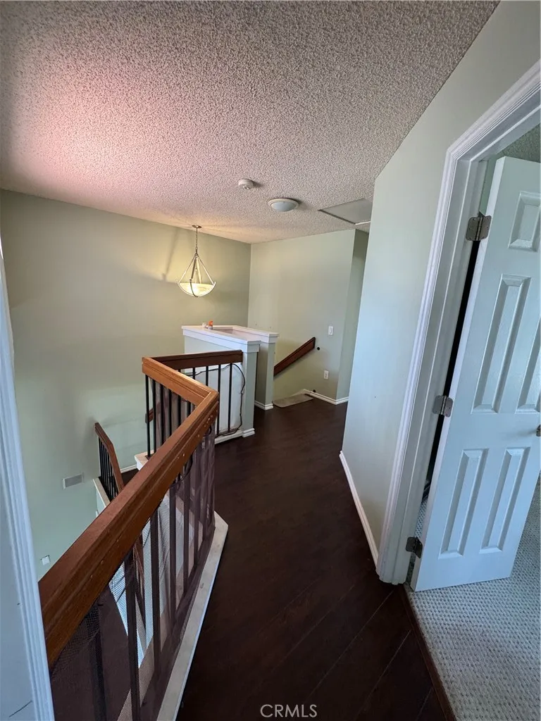https://cdn.realtyfeed.com/cdn/127/306499977/619b94469cfed00ed926a3408275a4f8.webp