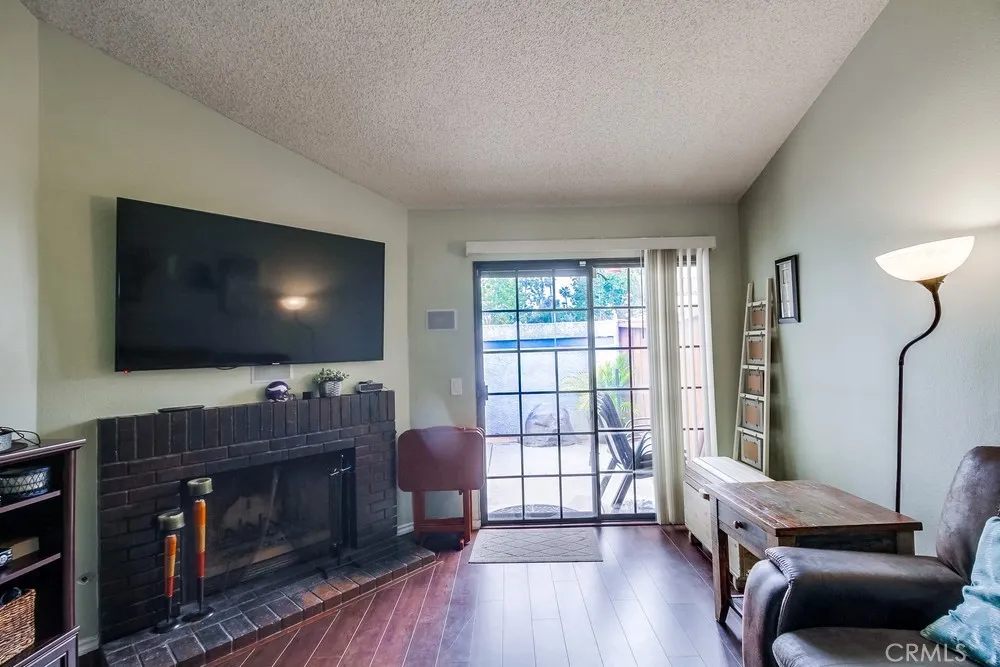https://cdn.realtyfeed.com/cdn/127/306499977/8c81cb9d8bcbb9428e2700d4a820ed4c.webp