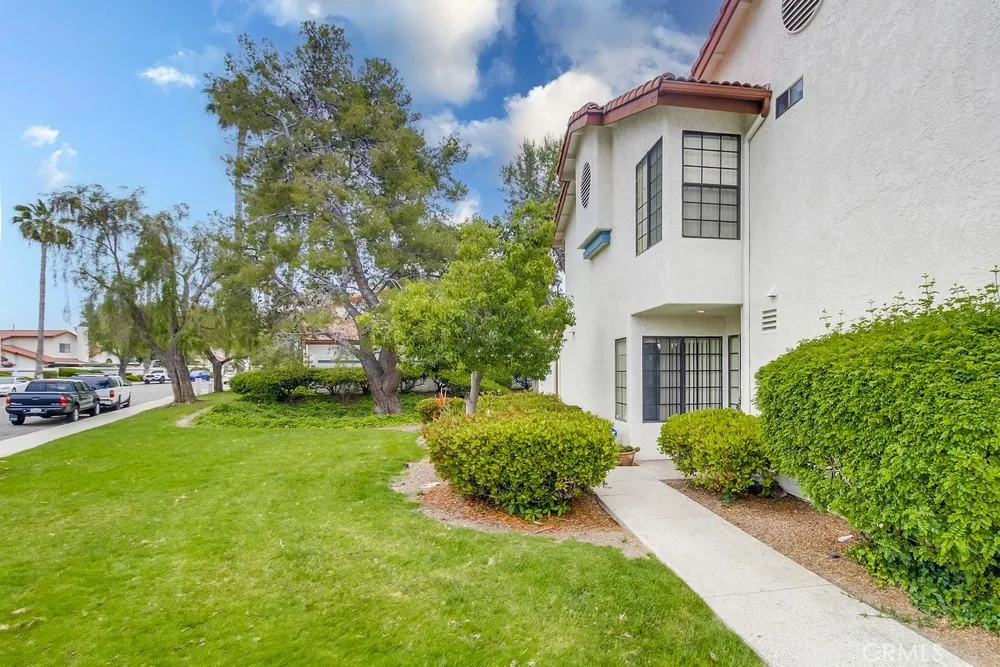 Photo #5: OC25165582 Listing 