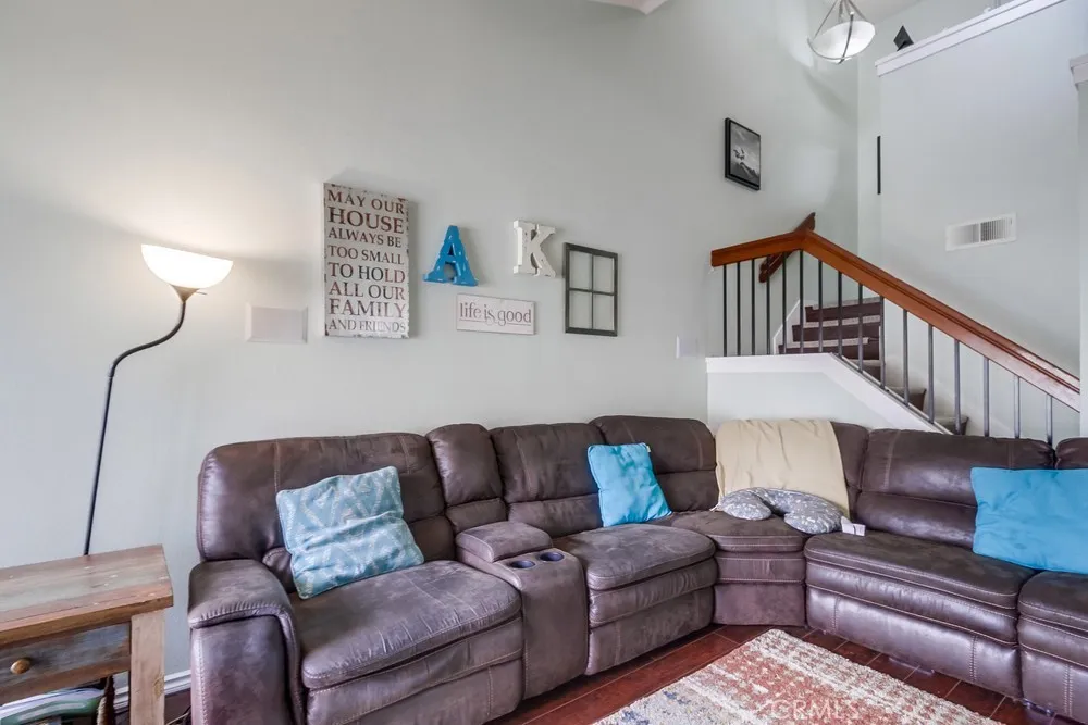 Photo #6: OC25165582 Listing 