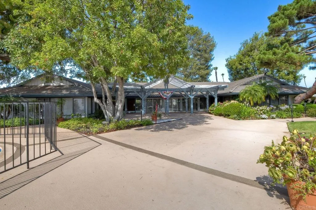https://cdn.realtyfeed.com/cdn/127/306500129/e2d72e8797f555b69576b985e8127a3e.webp