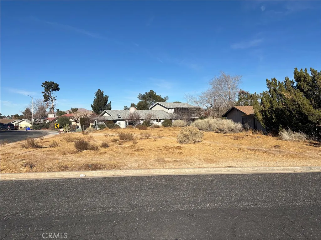 14 Arrowhead, Victorville, CA 92395 - Photo 5 of 13, Victorville, CA