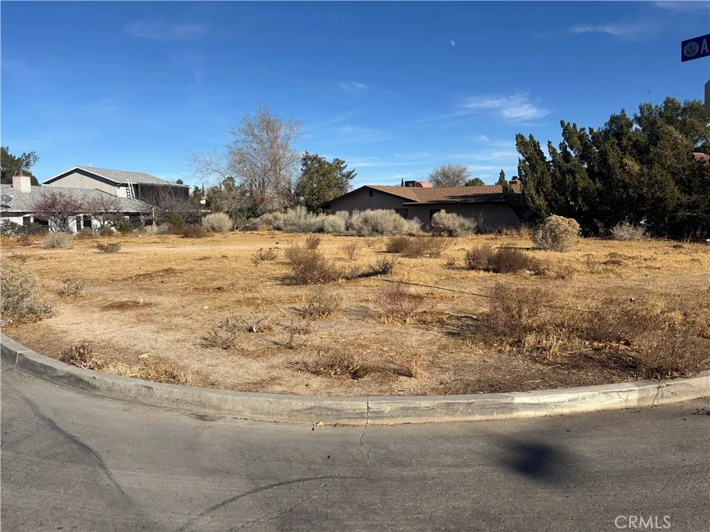 14 Arrowhead, Victorville, CA 92395 - Photo 2 of 13, Victorville, CA