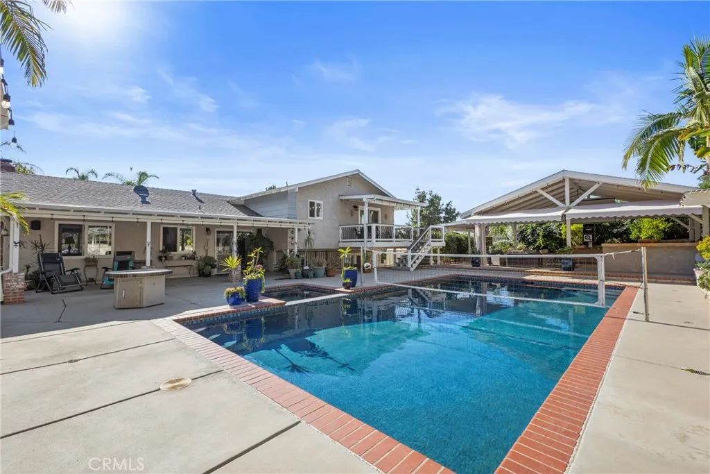 https://cdn.realtyfeed.com/cdn/127/306500211/9ad8b5c108aecee47b94efaae1caa7a7.webp